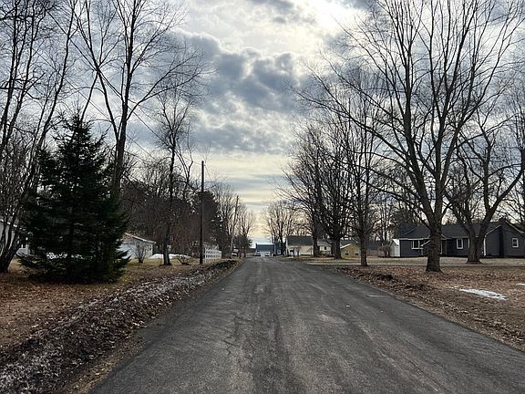 4th image of 7160 Hurlbut Ln