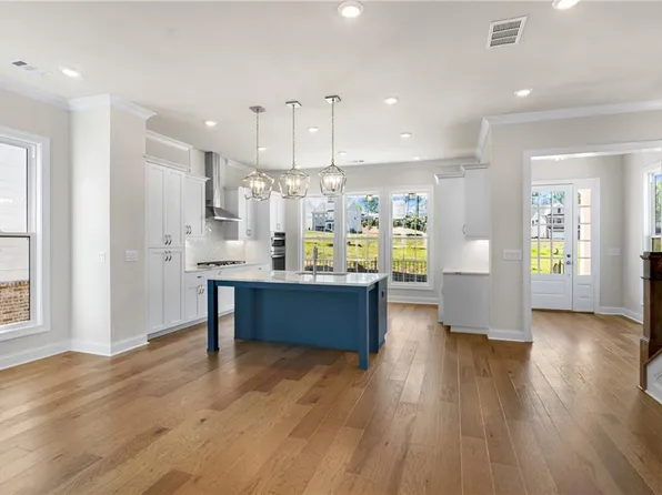 175 Basil St, Cumming, GA 30040