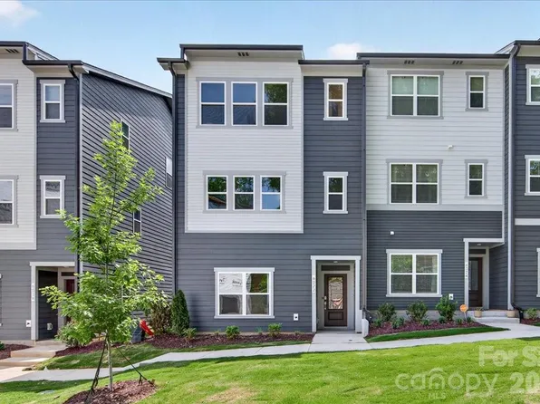 6022 Pivot Ct, Charlotte, NC 28205