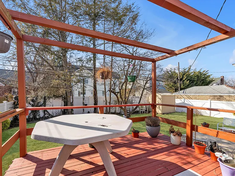 1645 New Hyde Park Dr — Photo 15