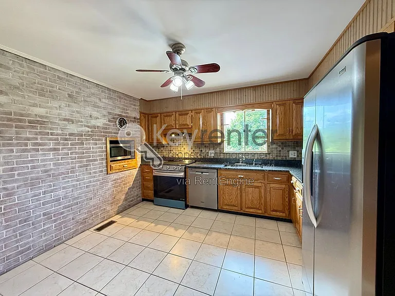 1406 Highland Way — Photo 7