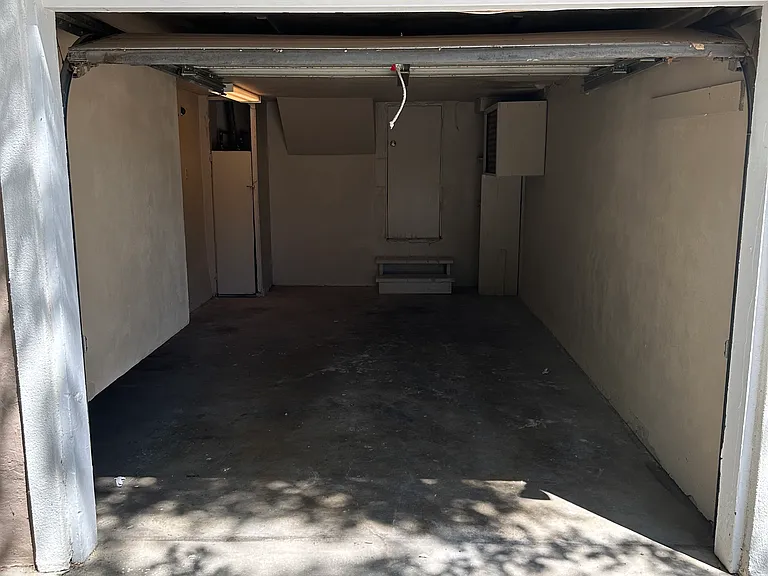 Garage.