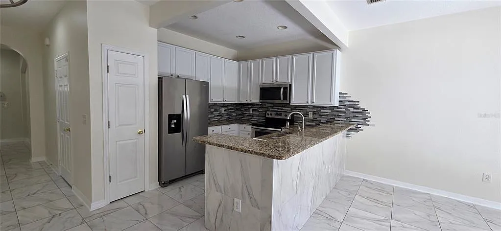 3 bed, 2.5 bath, 1490 sqft, $2,599 — Photo 4