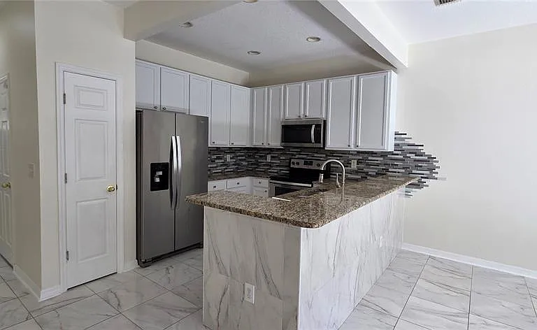 2027 Strathmill Dr — Photo 4