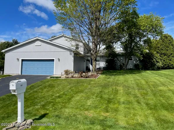 803 Green Tree Dr, Clarks Summit, PA 18411