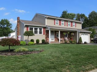 40 Virginia St, Kendall Park, NJ 08824
