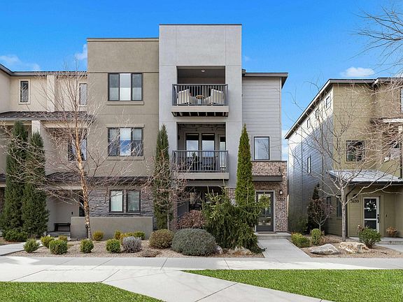 2nd image of 3707 E Parkcenter Blvd