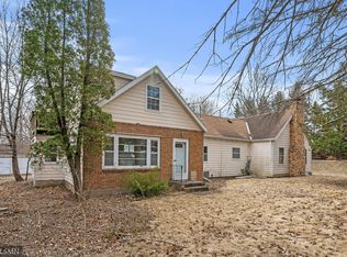 10975 Joy Ln, Minnetonka, MN 55305