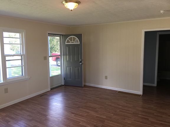 5th image of 111 Riverview St