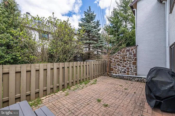 114 Pinecrest Ln — Photo 22
