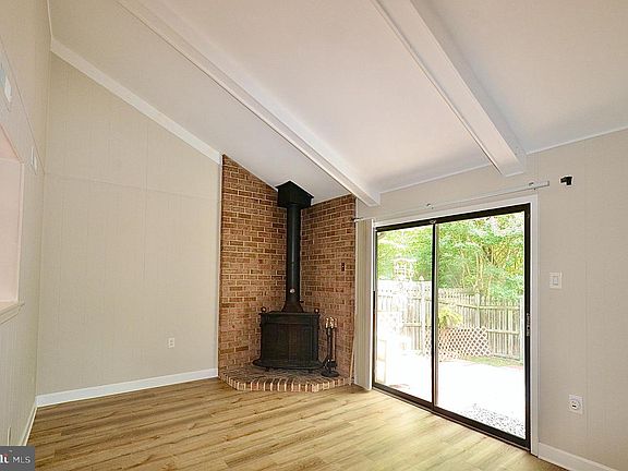 5th image of 54 Lafayette Ln