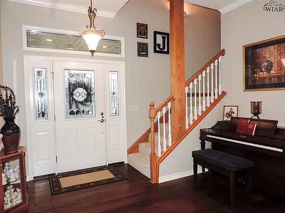 3rd image of 130 Park Place Cir