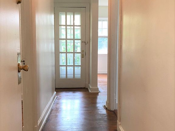 3rd image of 3 E 38th St APT 4