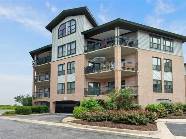 3244 Page Ave APT 204, Virginia Beach, VA 23451