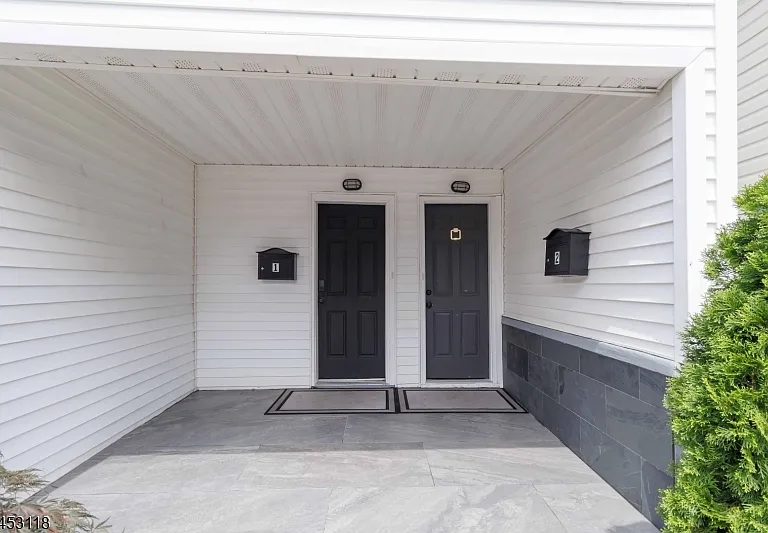 33 Grant St #1 — Photo 3