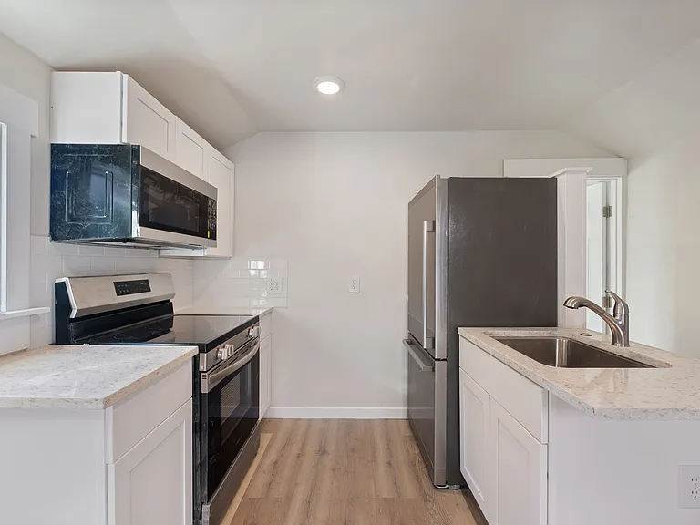 727 NW Georgia Ave — Photo 6