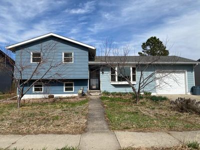 814 W 3rd St, Pierre, SD, 57501