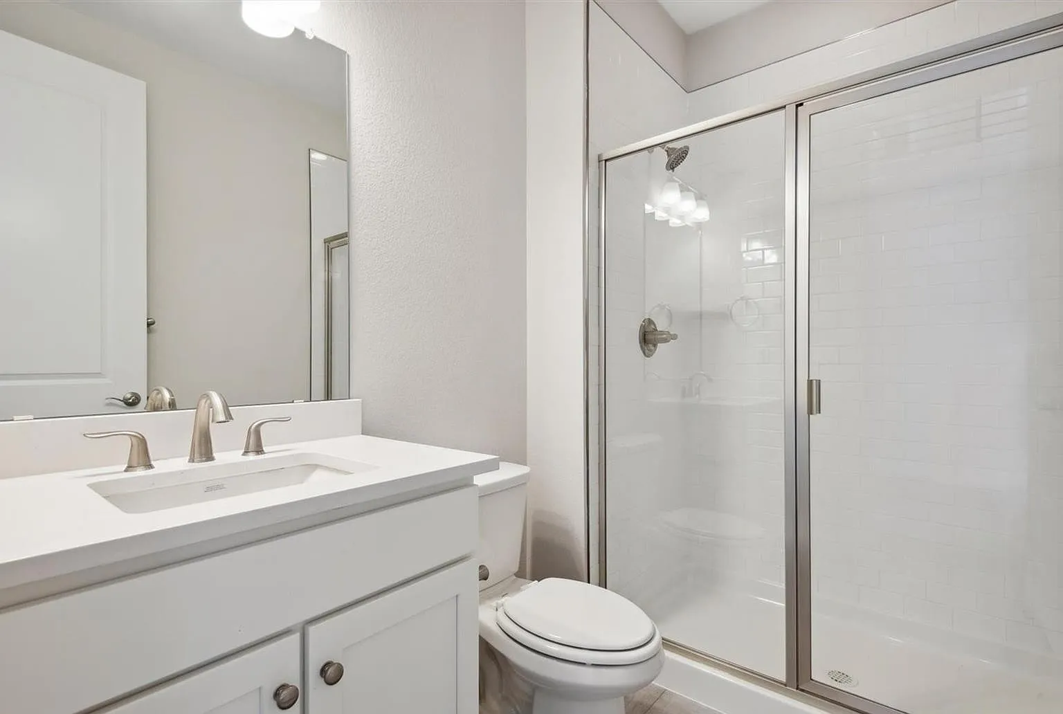 5 bed, 4001 sqft, $3,900 — Photo 4