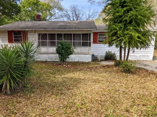 14 Glenn Dr, Millbrook, AL 36054
