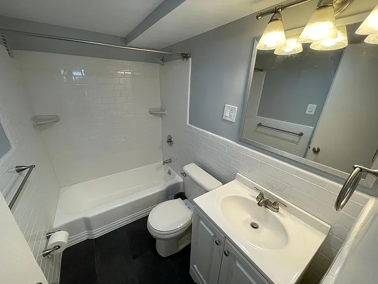 1330 New Hampshire Ave NW #817 — Photo 5