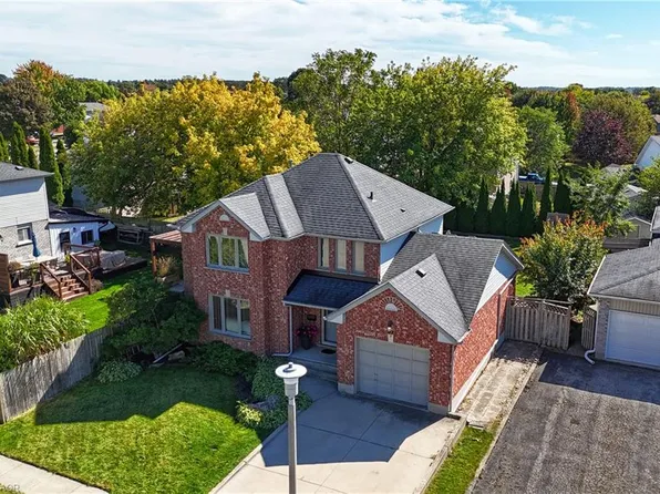 37 Woodcroft Pl, Cambridge, ON N1P 1B1