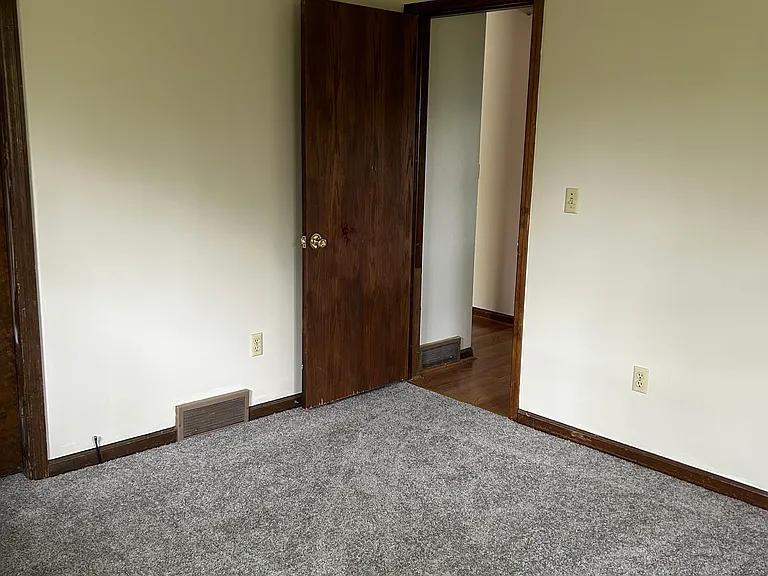 2570 Lester Ct #I — Photo 4