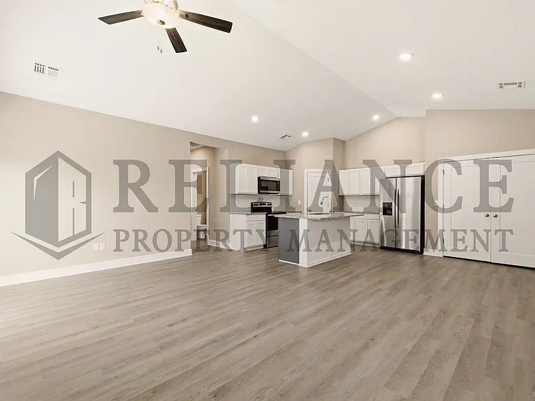 2755 S Greenleaf St — Photo 11