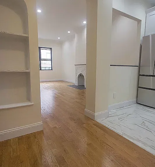 21 Bank St #4R — Photo 5