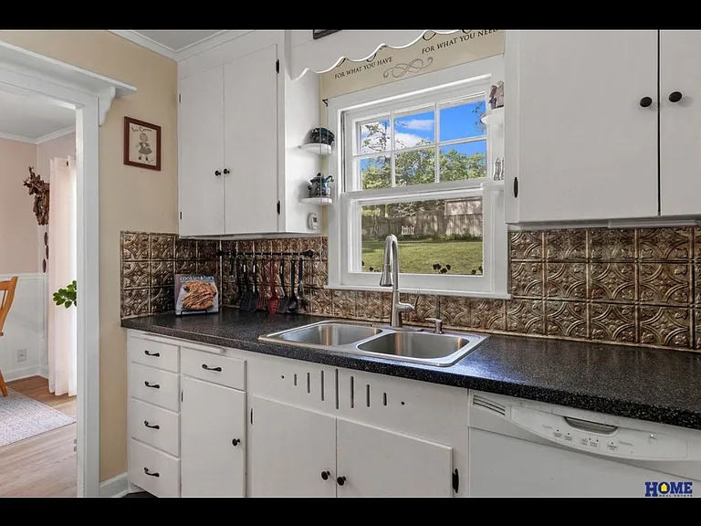 2945 S 42nd St — Photo 16