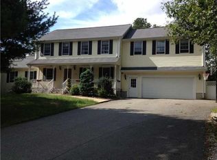 34 Indian Rock Ln, Scituate, RI 02831