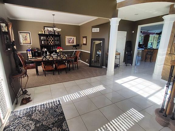 4th image of 813 Winterpark Blvd