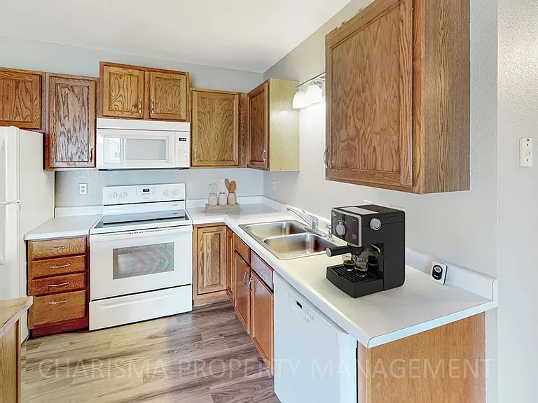 Parkside Apartments — Photo 16