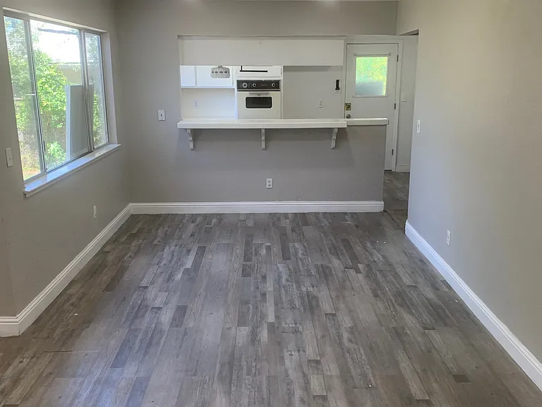 7205 Rollingwood Blvd — Photo 8