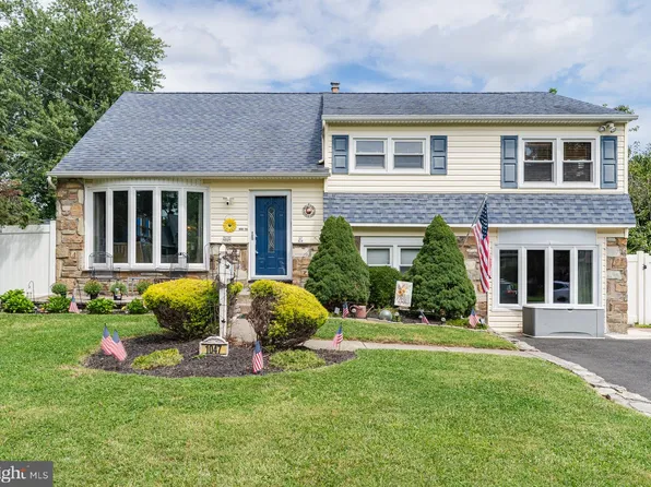 1047 Coronet Rd, Warminster, PA 18974
