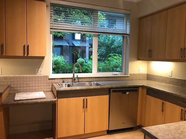 1700 N Northlake Way #106 — Photo 5