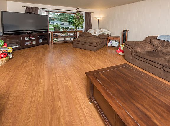 3rd image of 1140 Tracy Dr