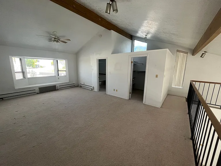 341 E D L Sargent Dr — Photo 3