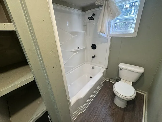 724 W 3rd St #2 — Photo 10