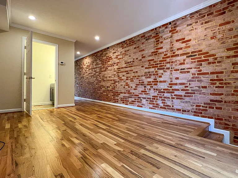 1463 Woodall St — Photo 3