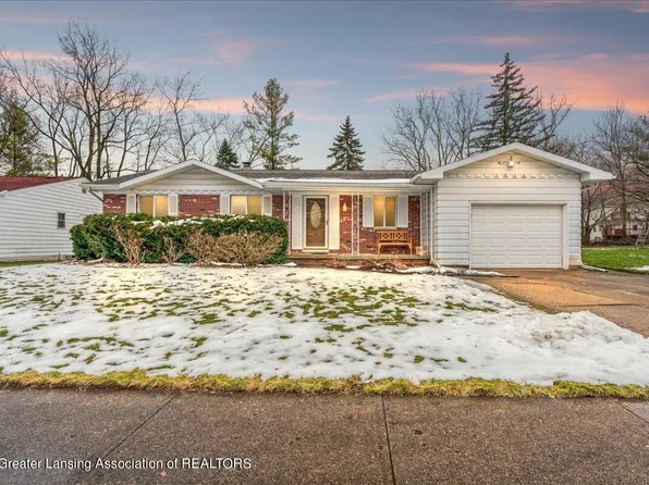 1933 Tamarisk Dr, East Lansing, MI 48823