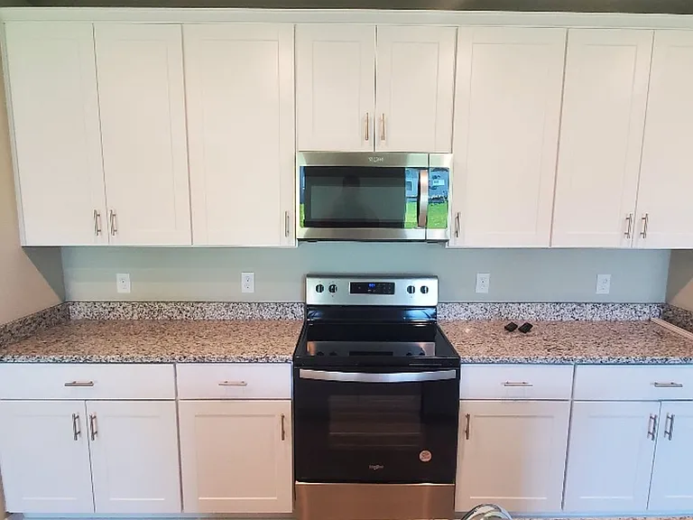 877 Cambridge Dr — Photo 6