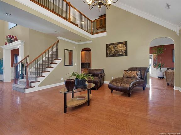 5th image of 120 Oakridge Dr