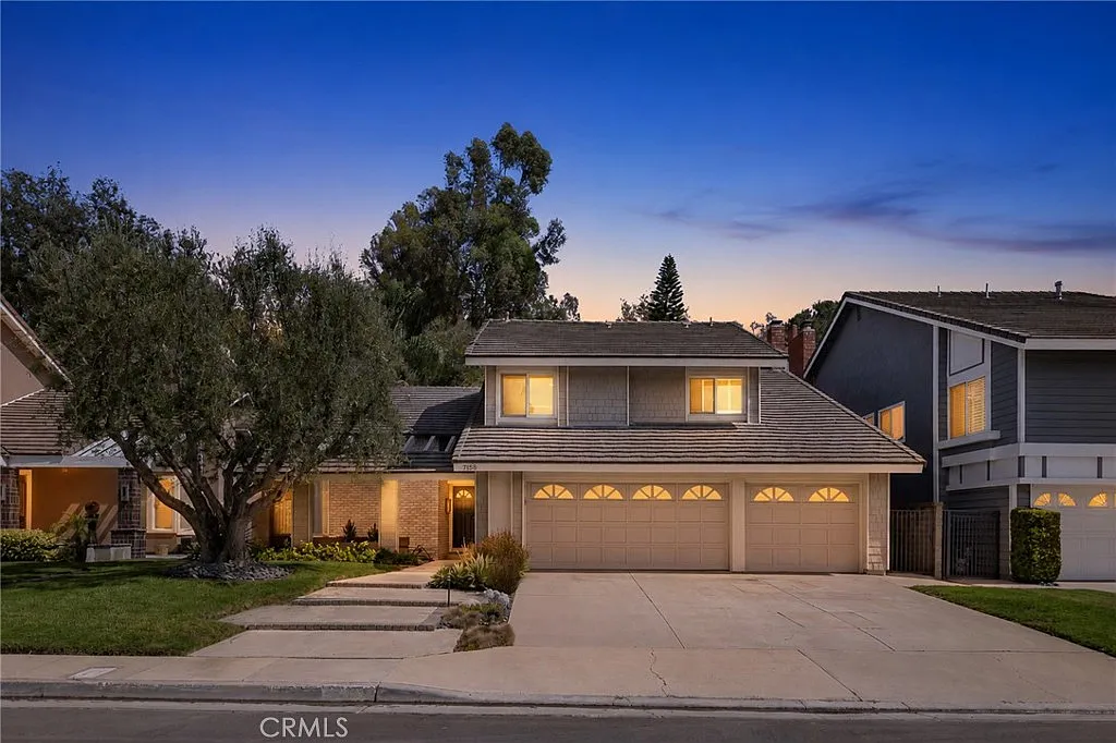 4 bed, 2.5 bath, 2583 sqft, $6,500 — Photo 1