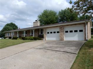 6075 Drenta Cir SW, Navarre, OH 44662