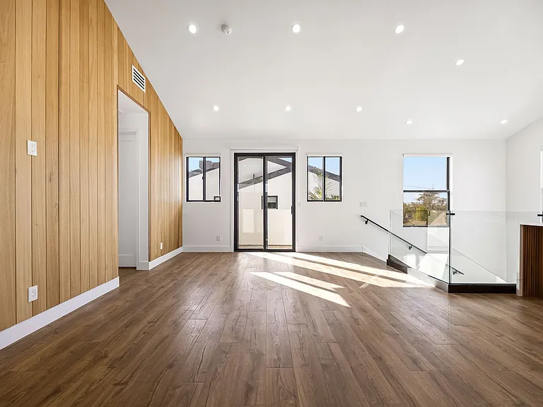 212 W 64th St #B — Photo 22