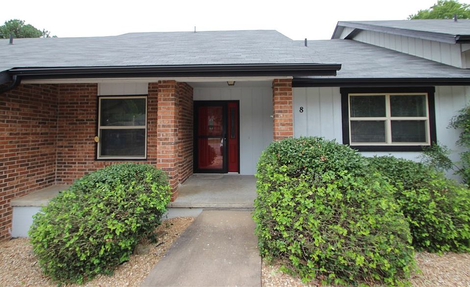 1st image of 8 Canova Ln