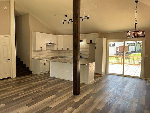 4th image of 1800 Borden St