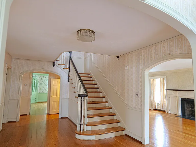 36 Underwood St #1 — Photo 7