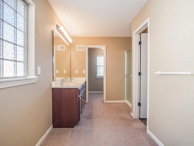 Bennington Park Townhomes — Photo 55