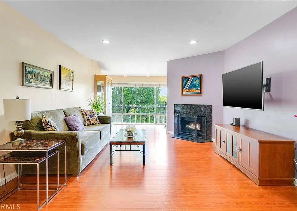 12720 Burbank Blvd #322